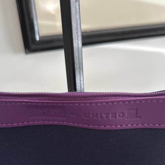 Away United Collaboration Travel Bag with Amenities - Picture 3 of 5